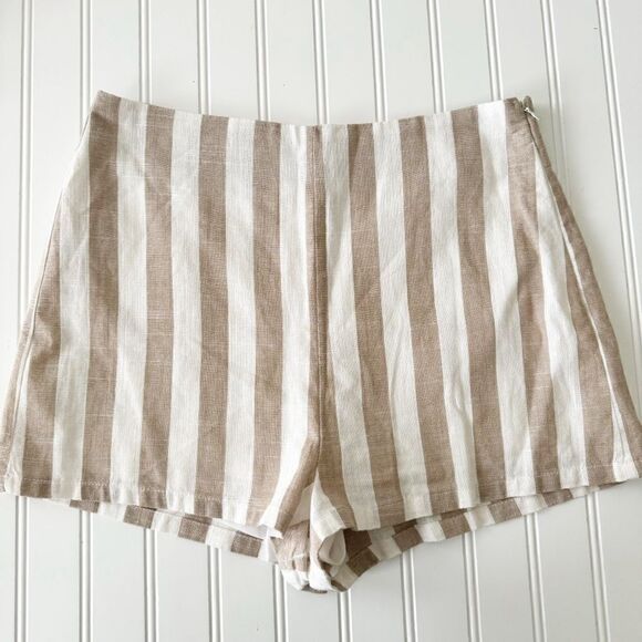 She + Sky Linen Striped High Rise Shorts - Size Medium - Picture 1 of 4